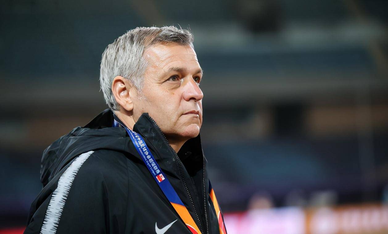 德国杯冲刺阶段再迎强敌，成都蓉城完成体检，主帅态度：媒体盛赞，临场指挥获称赞的简单介绍-爱游戏入口