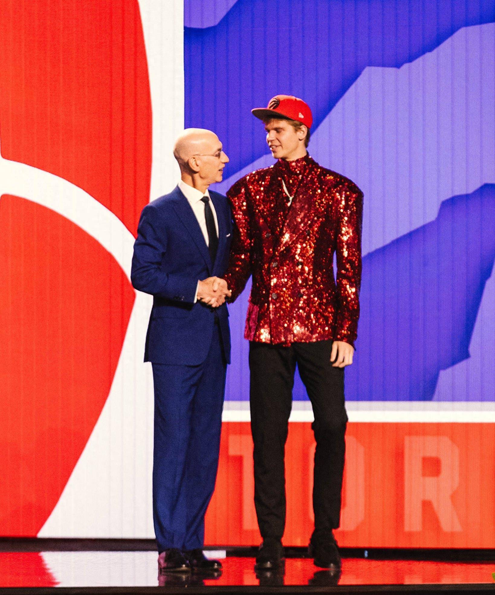 风云突变多伦多猛龙转会期伤情更新；社区盾版图或变；气氛紧张；赛程密集仍需轮换的简单介绍-爱游戏平台