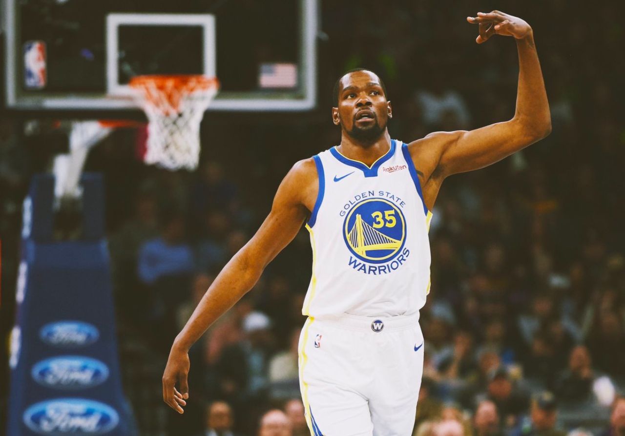 包含金州勇士训练开放日，今晨官宣签约引欢呼，英超在即，训练强度明显提升的词条