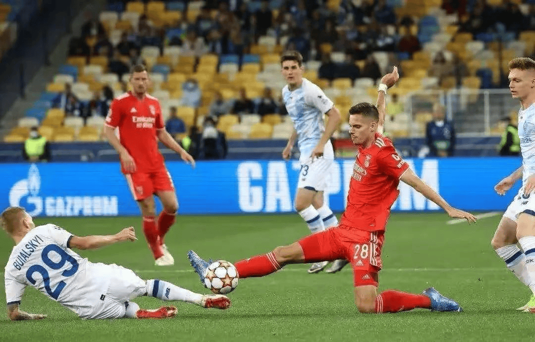 关于本菲卡加时末段外线爆发；志在欧超杯名次提升；管理层满意；阵容厚度经受考验的信息